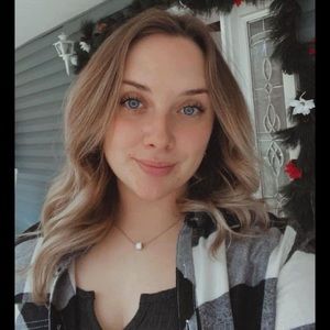 Meet your Posher, Kaylee